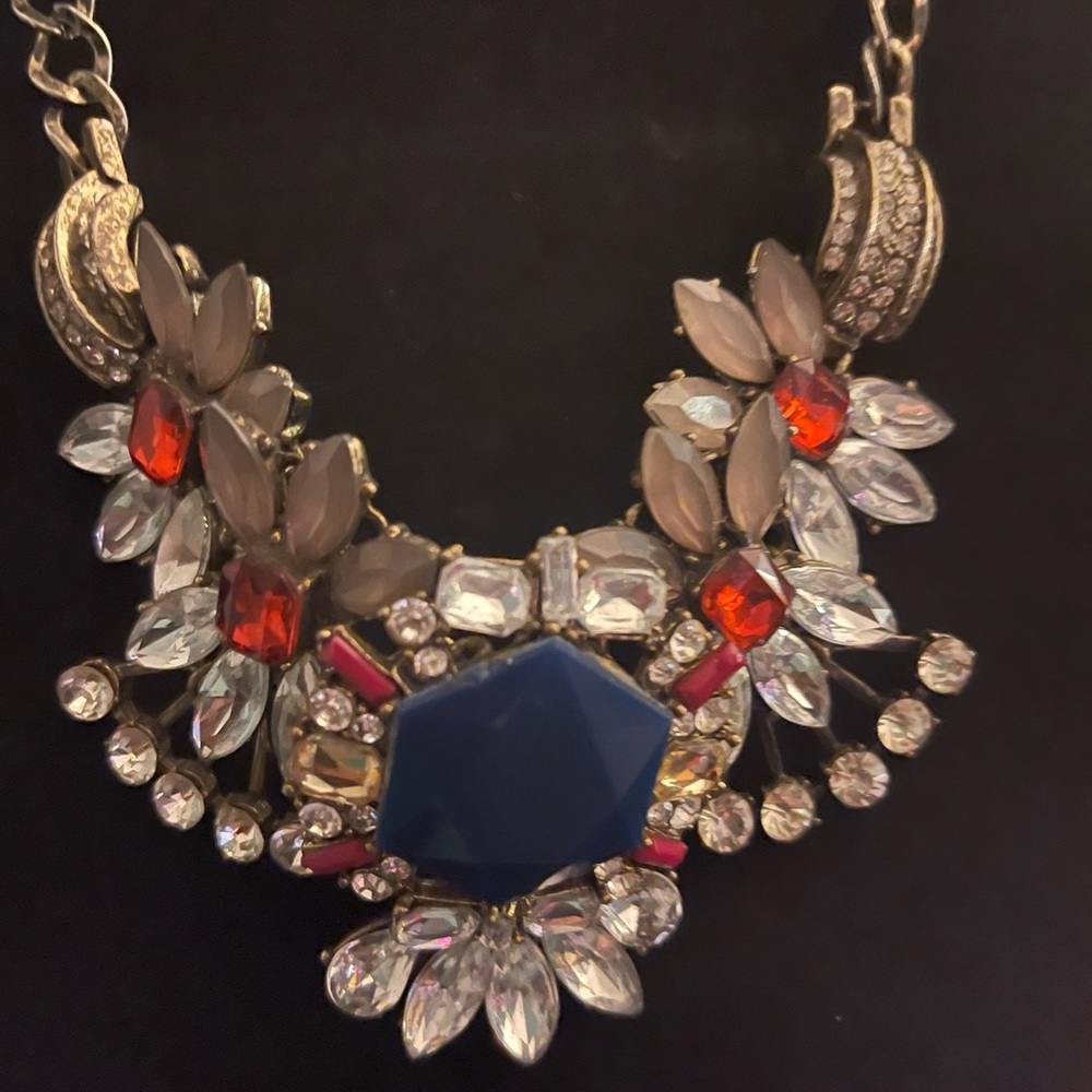 Beautiful Pier 1 statement necklace - Picture 3 of 3